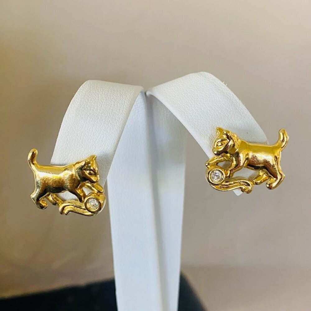 Vintage AVON Goldtone Kitten "Perfect Love" Pierced Earrings - Picture 2 of 4